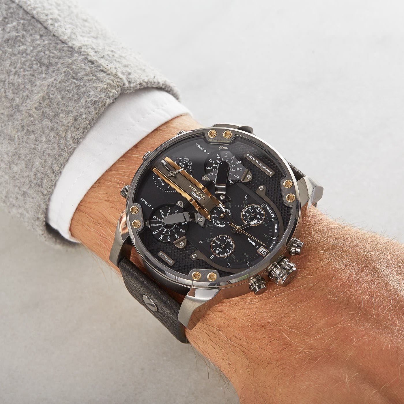 Diesel Mr Daddy 2.0 Chronograph Black Dial Black Leather Strap Watch For Men - DZ7348