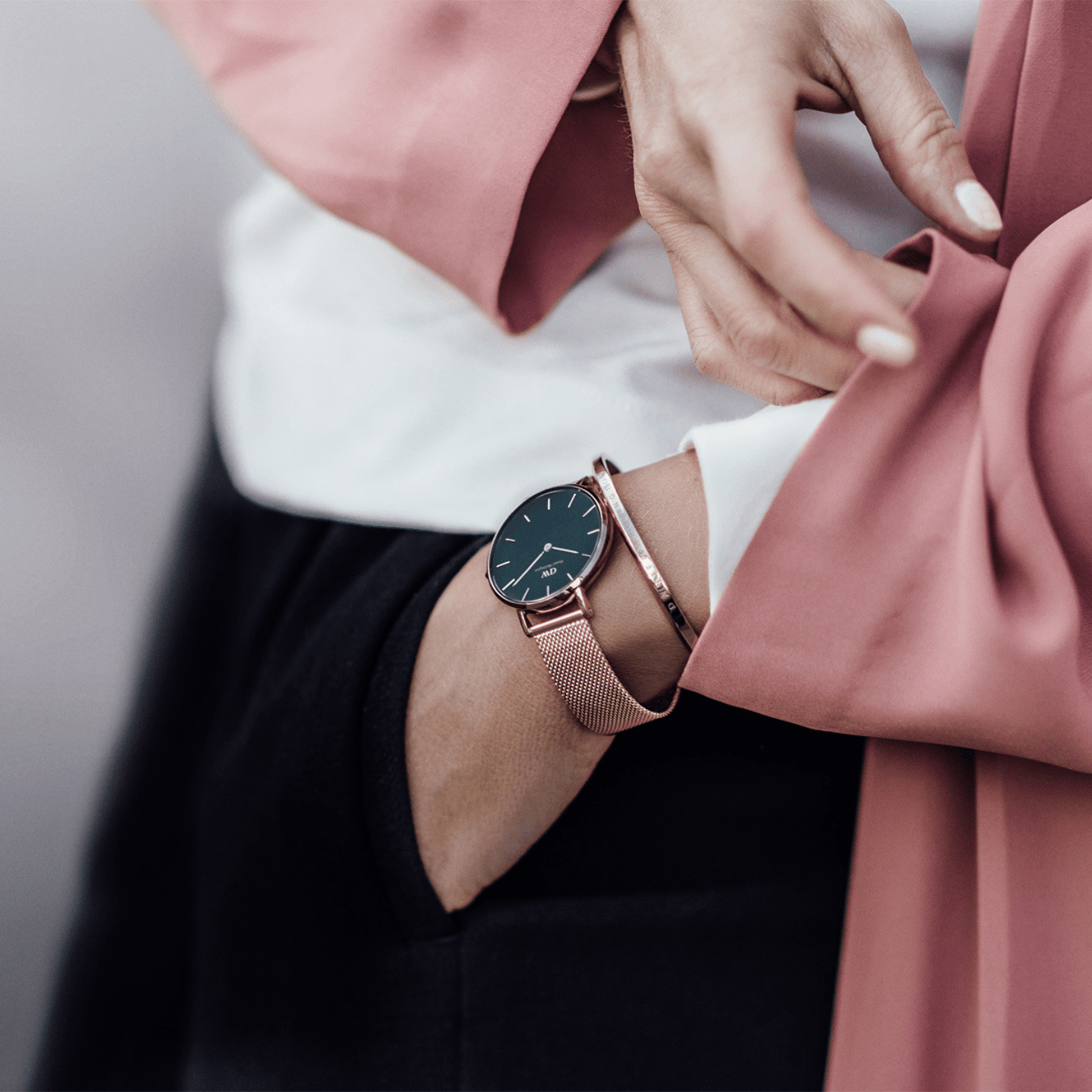 Daniel Wellington Petite Melrose Black Dial Rose Gold Mesh Strap Watch For Women - DW00100303