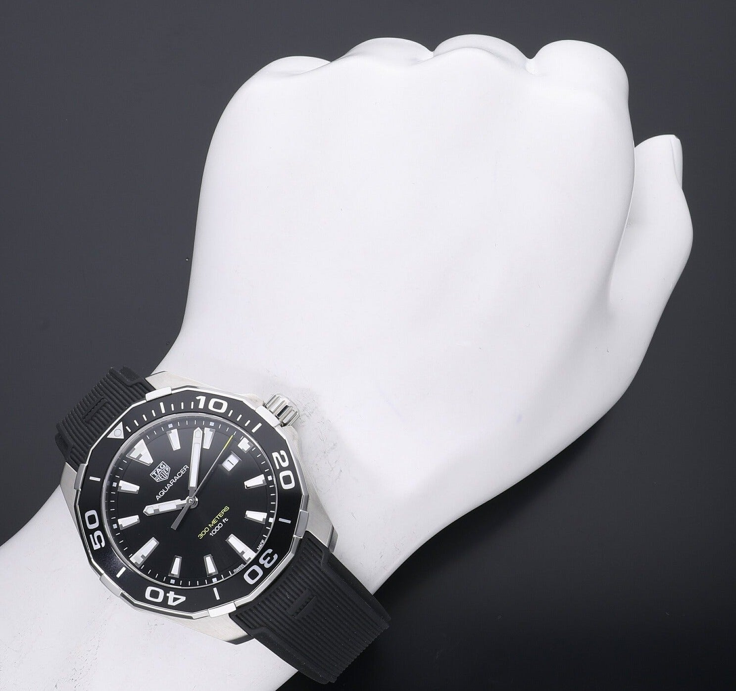 Tag Heuer Aquaracer 40mm Quartz Black Dial Black Rubber Strap Watch for Men -  WAY101A.FT6141