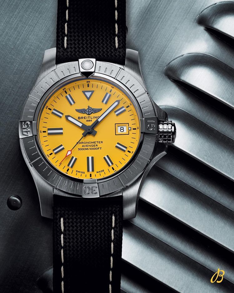 Breitling Avenger Automatic 45 Seawolf Yellow Dial Black Nylon Strap Watch for Men - A17319101I1X1