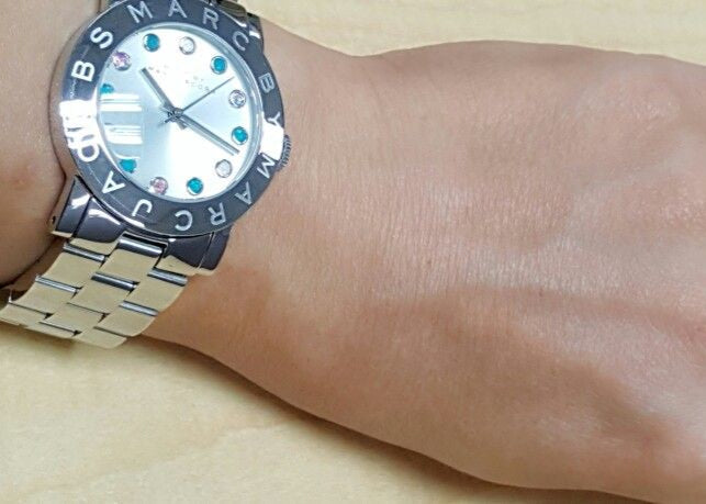 Marc Jacobs Amy White Dial Silver Steel Strap Watch for Women - MBM3140