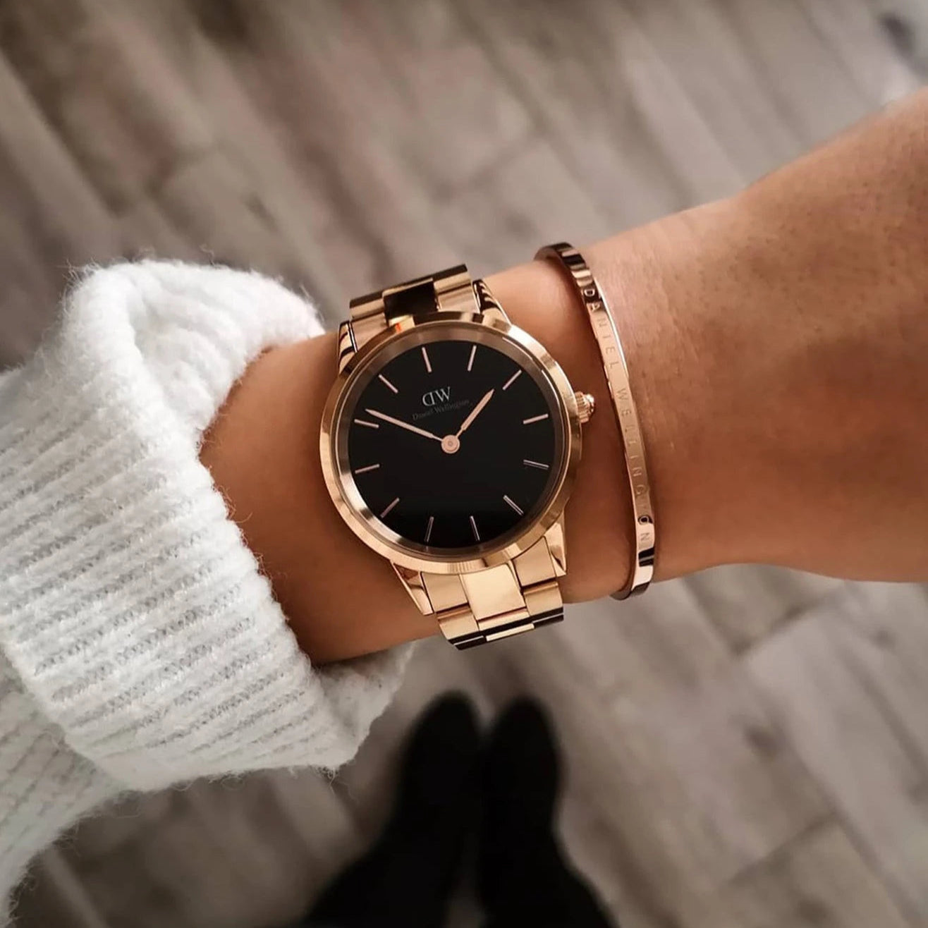 Daniel Wellington Iconic Link Black Dial Rose Gold Steel Strap Watch for Women - DW00100212