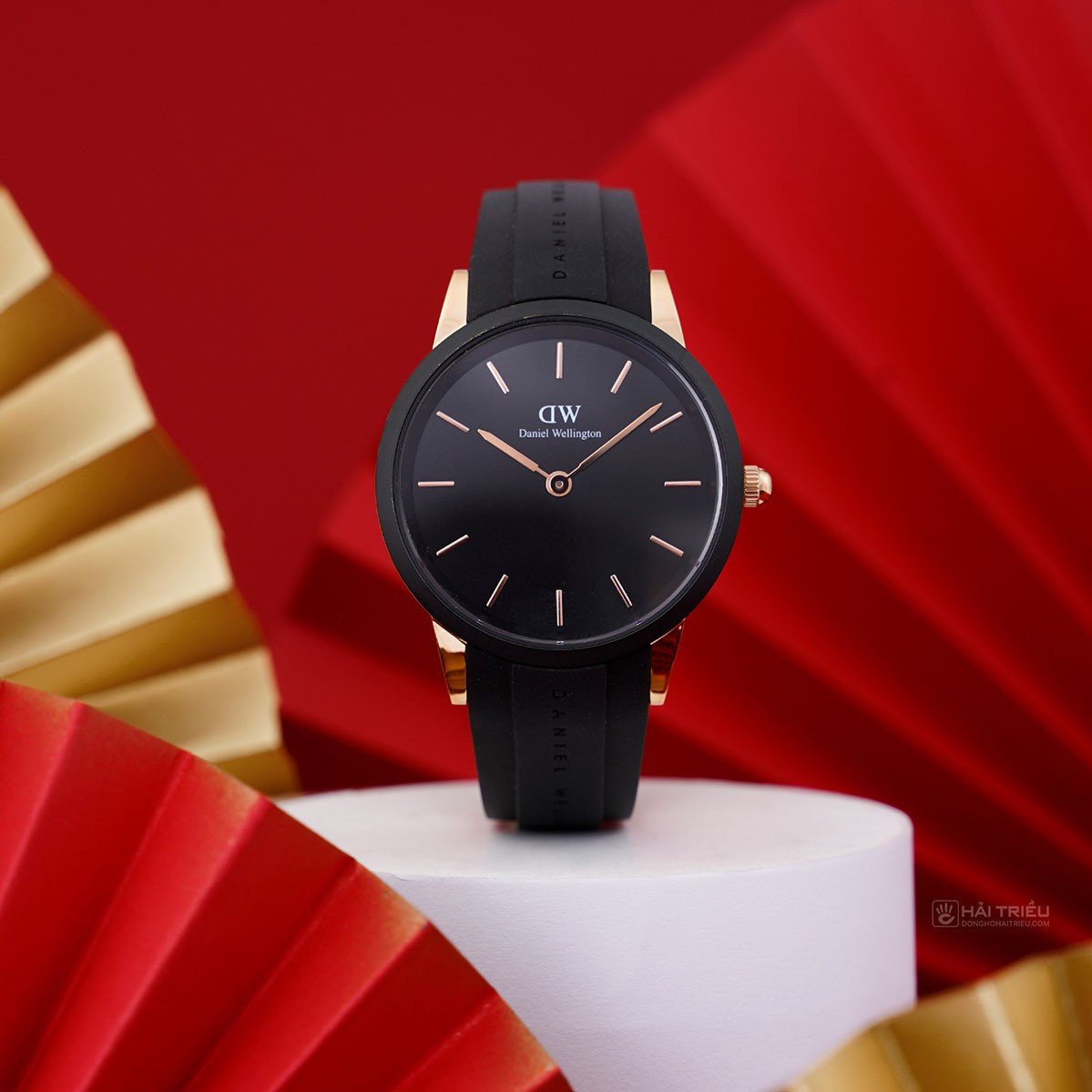 Daniel Wellington Iconic Motion Black Dial Black Rubber Strap Watch For Men - DW00100425