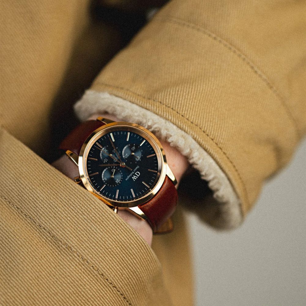 Daniel Wellington Iconic Chronograph Blue Dial Brown Leather Strap Watch For Men - DW00100639
