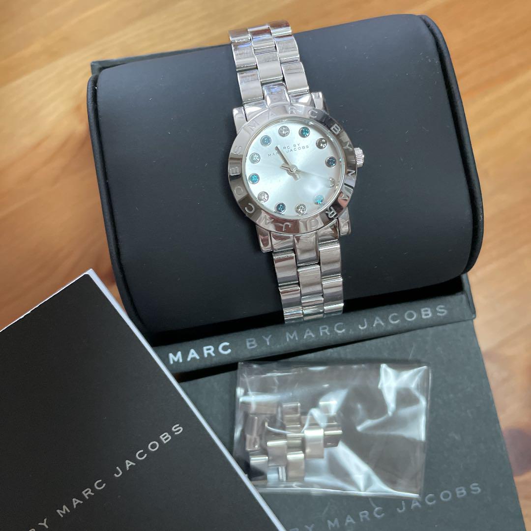 Marc Jacobs Amy White Dial Silver Steel Strap Watch for Women - MBM3217